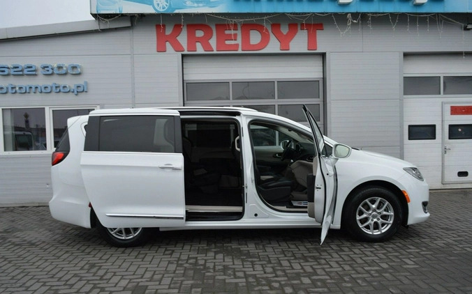 Chrysler Pacifica cena 125000 przebieg: 119000, rok produkcji 2020 z Hrubieszów małe 742